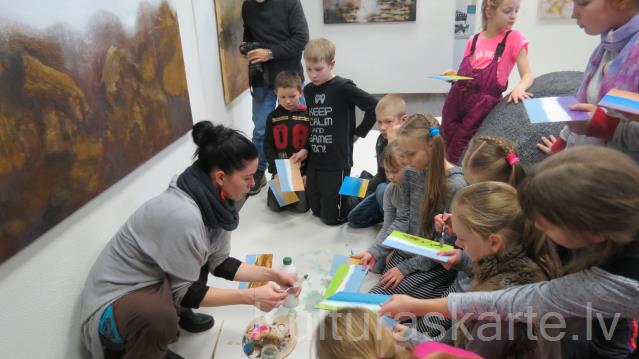 Ineses Vēriņa-Lubiņas radošā nodarbība mākslas skolas audzēkņiem.